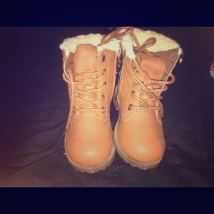 Trendy toddler combat boots, never worn!